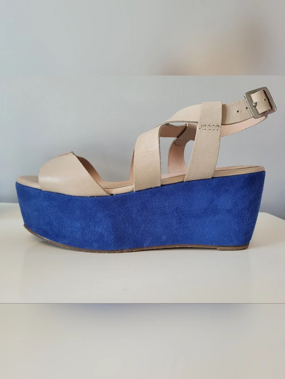 Pour La Victoire Noelle Flatforms, GUC, Size 9.5